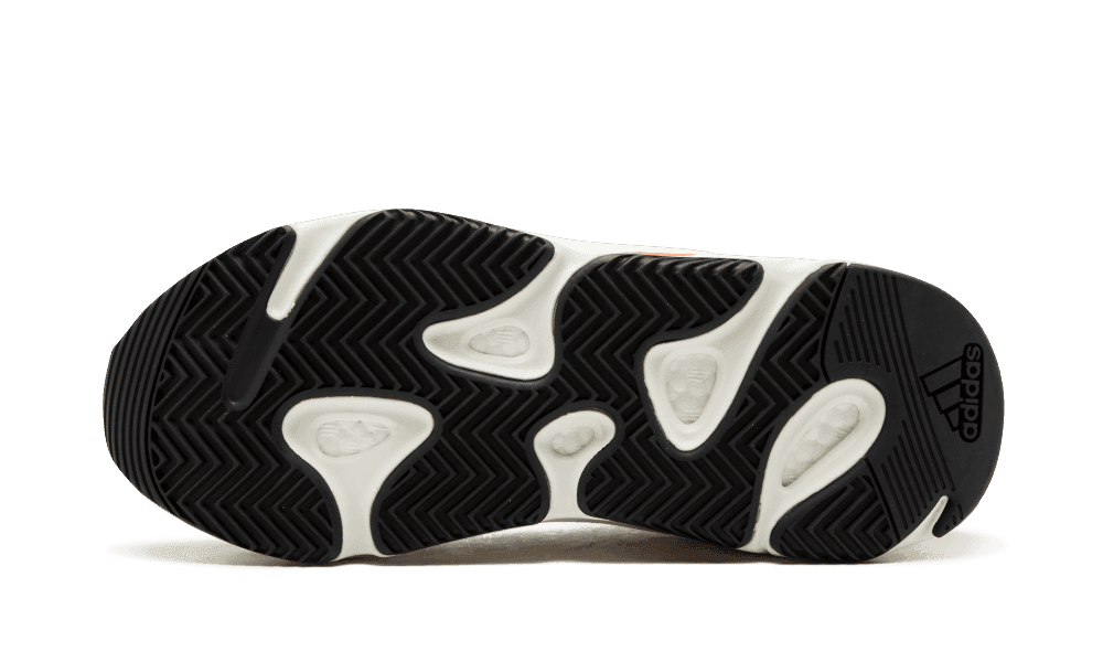 Y**zy boost 700 v1 